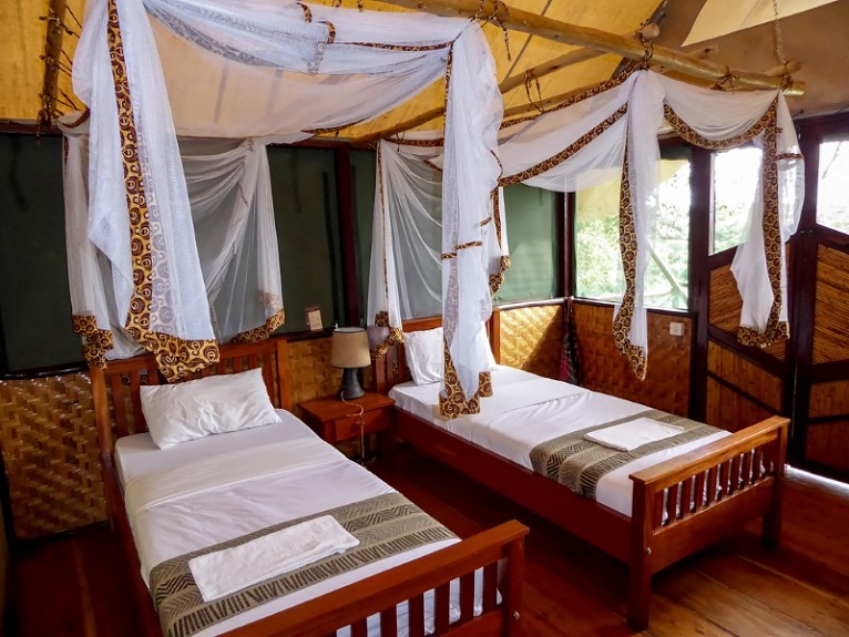 Queen Elizabeth national park lodges 