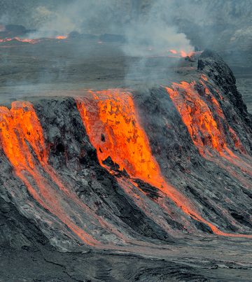 An image showing a lava flow from Mountain Nyiragongo