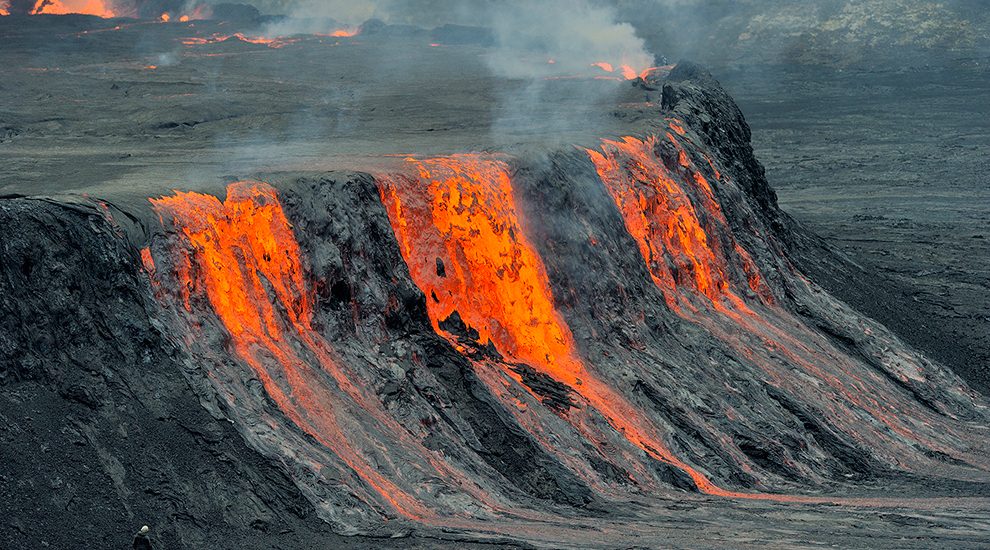 An image showing a lava flow from Mountain Nyiragongo